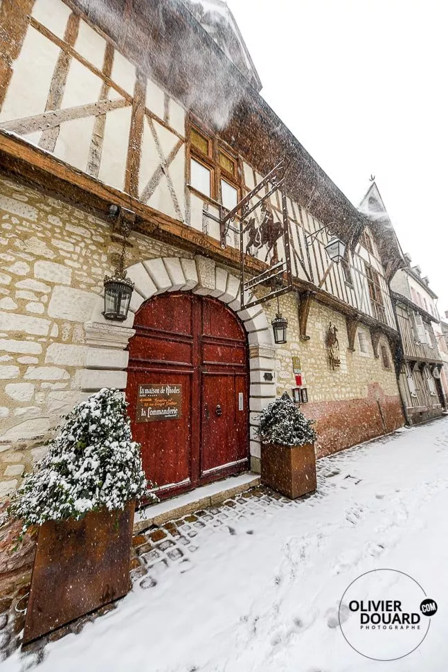 Entrée de la Maison de Rhodes