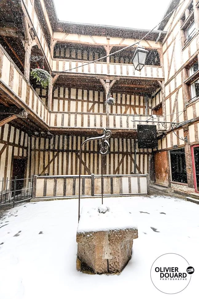 cour du mortier d'or photo ville de Troyes