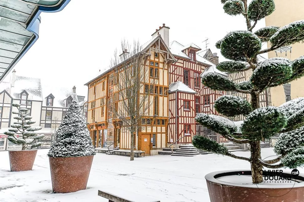 photo de troyes sous la neige