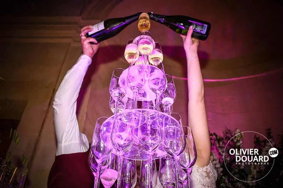 Château de Vallery pyramide de champagne