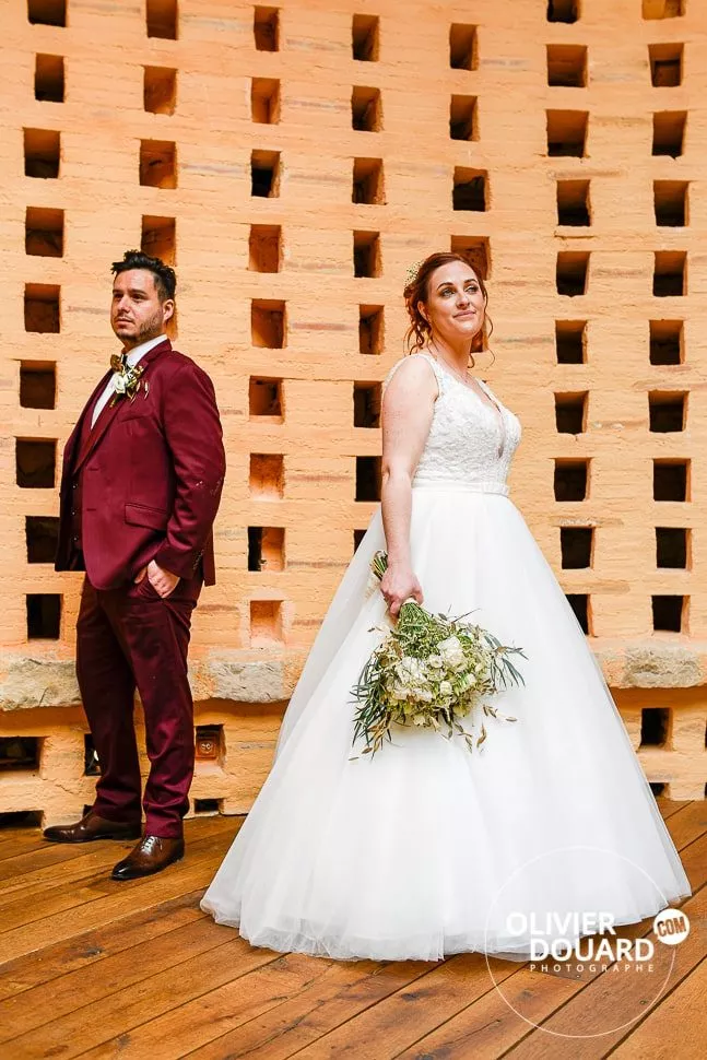 photo de couple dans le pigeonnier du château de Vallery