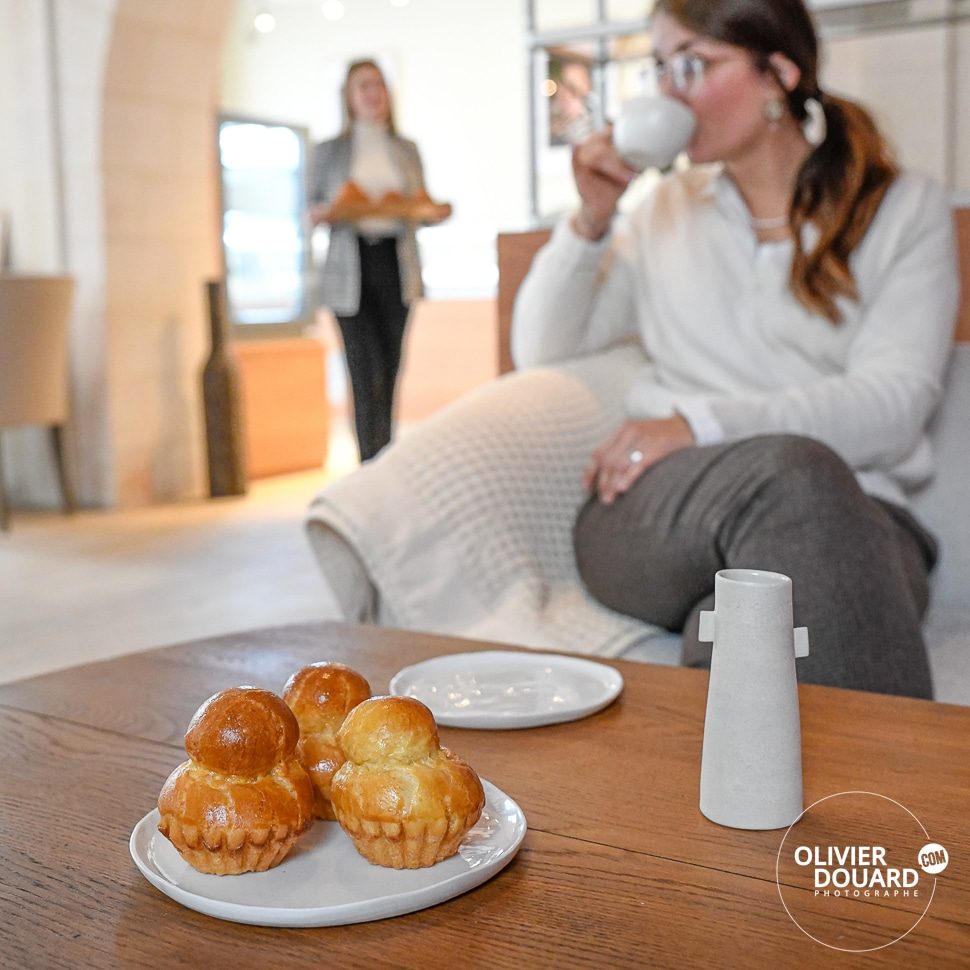 Dégustation de café avec brioches à têtes chez Marie Simon